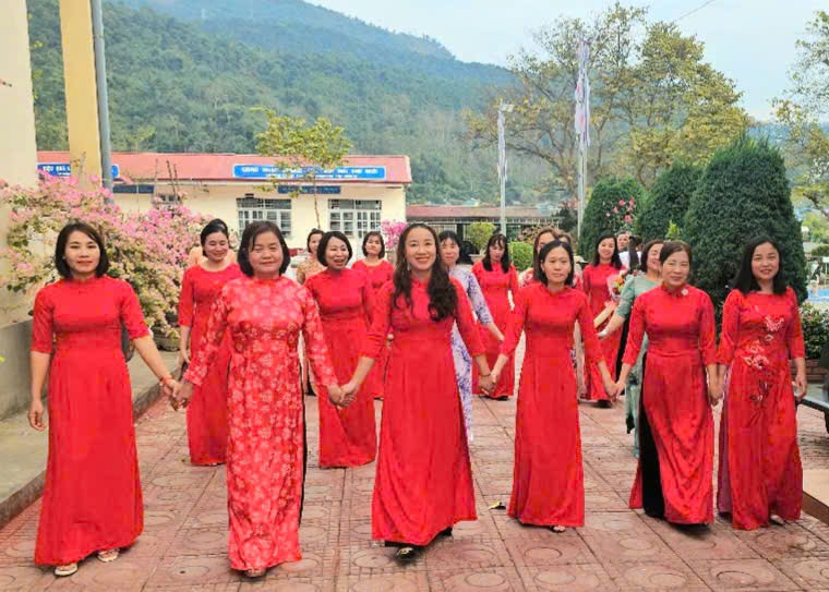 TRƯỜNG THCS SỐ 1 NA SANG HƯỞNG ỨNG TUẦN LỄ ÁO DÀI – CHÀO MỪNG 8/3, LỄ HỘI HOA BAN 2026 VÀ HOẠT ĐỘNG BẦU CỬ HỘI ĐÔNG NHÂN DÂN CÁC CẤP