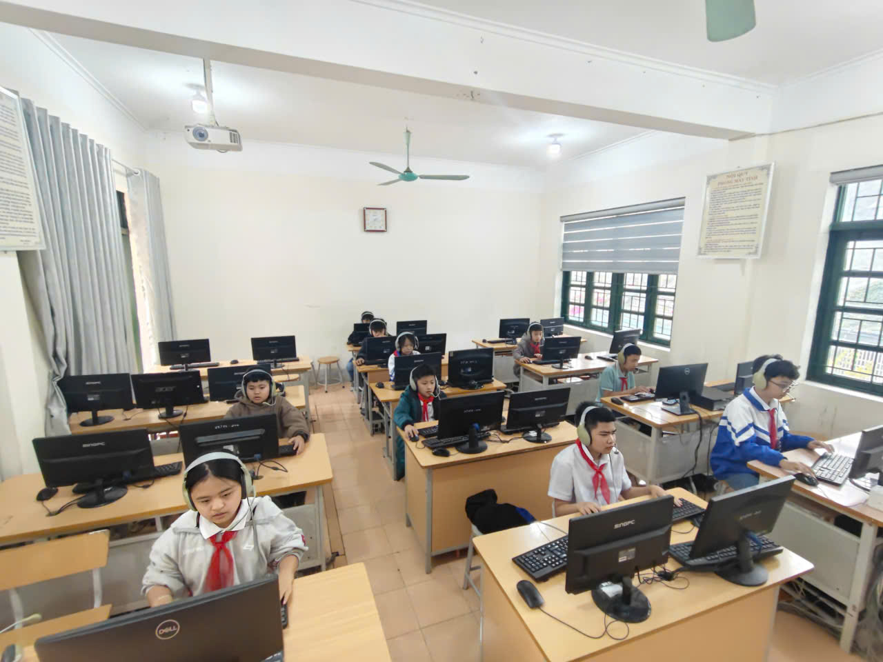 TRƯỜNG THCS SỐ 1 NA SANG THAM GIA KỲ THI IOE CẤP TỈNH NĂM HỌC 2025 - 2026.